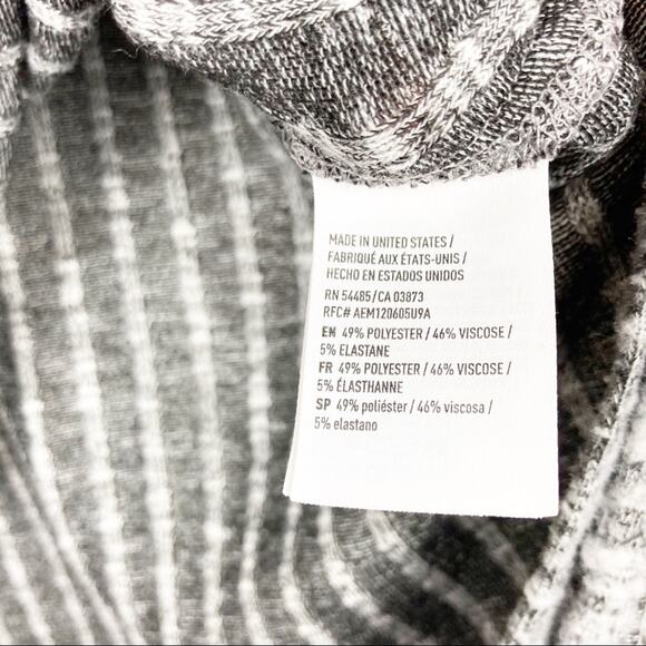 American Eagle Gray Ribbed Turtleneck Sweater Sz S - Picture 3 of 5